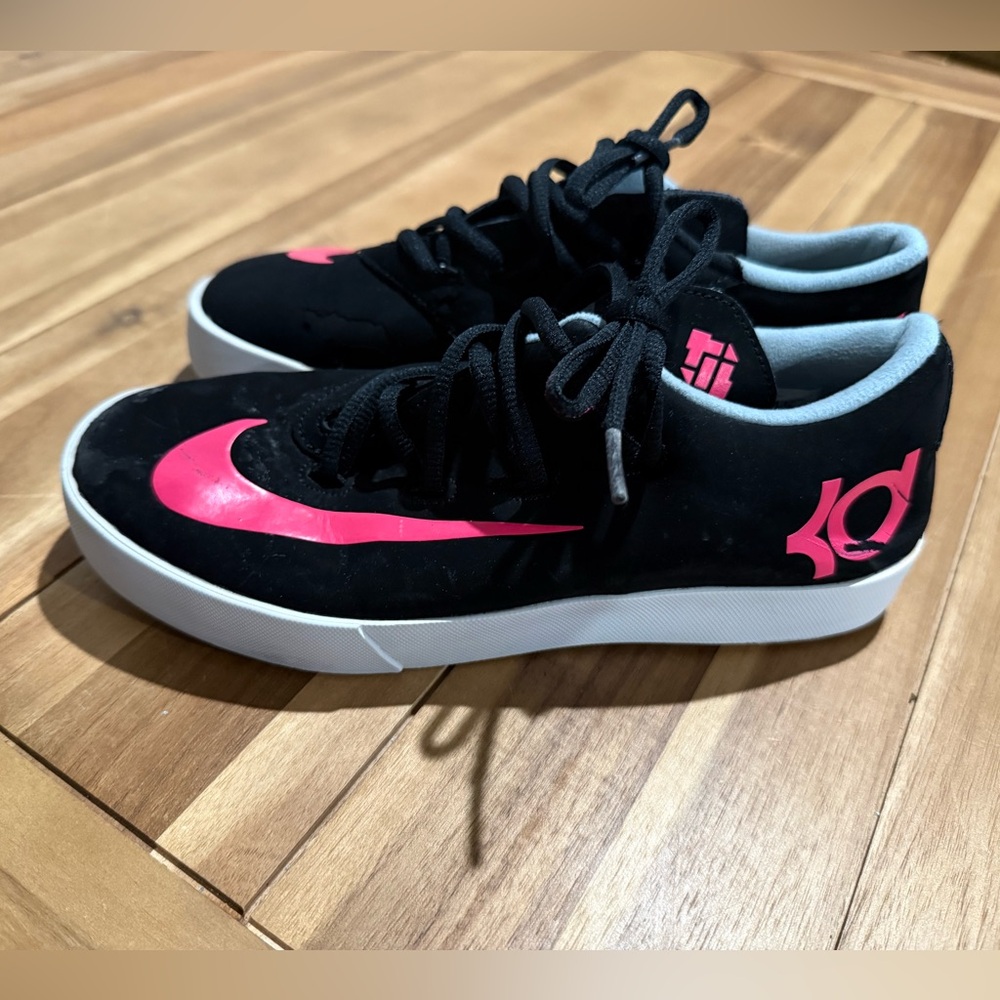 Nike sneakers sz 6Y